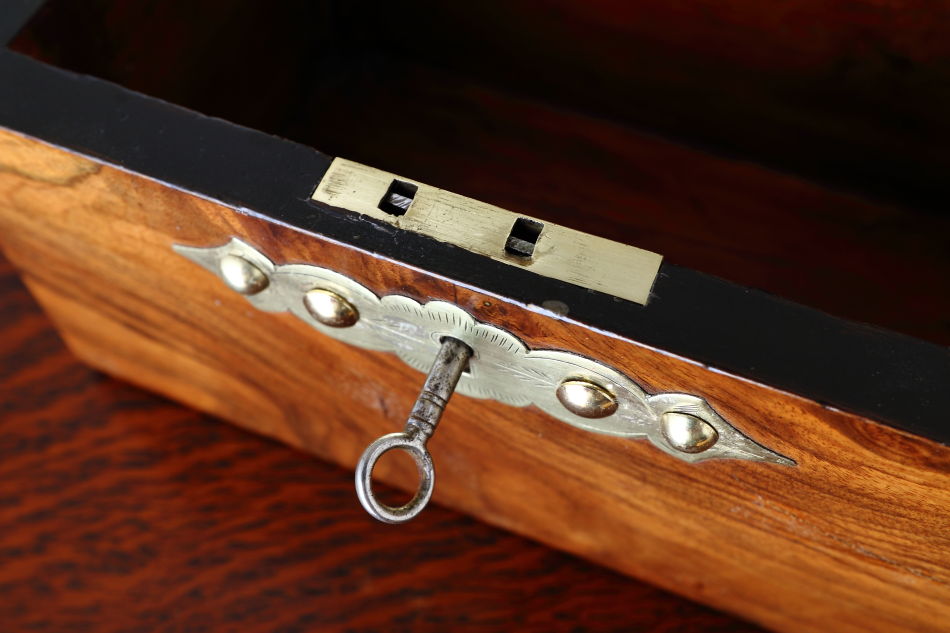 アーリーヴィクトリアン ブラス&バールウォルナット ジュエリーボックス