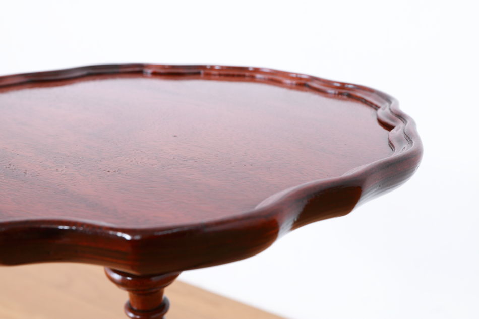 ヴィクトリアンスタイル マホガニー トライポッド スモールワインテーブル