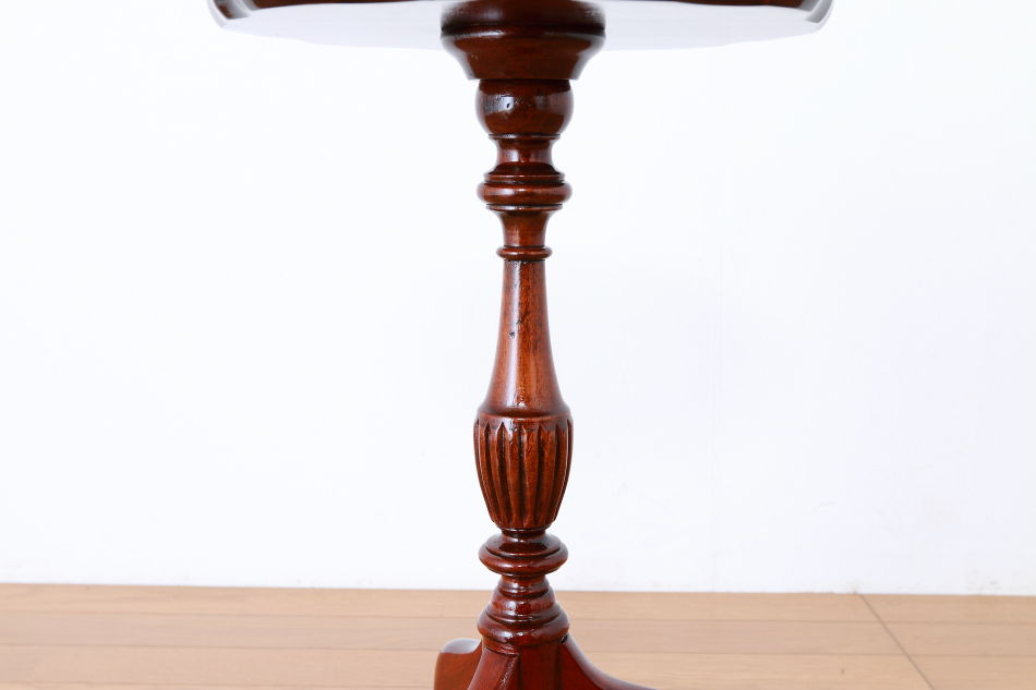 ヴィクトリアンスタイル マホガニー トライポッド スモールワインテーブル