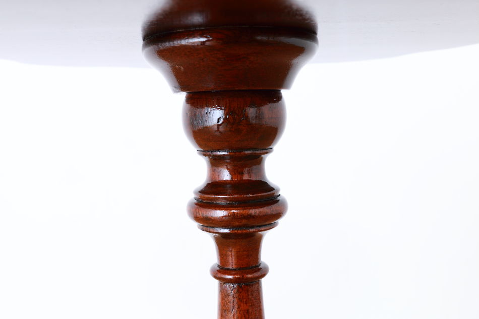 ヴィクトリアンスタイル マホガニー トライポッド スモールワインテーブル