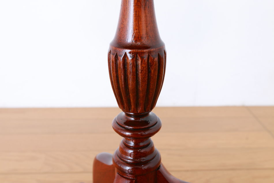 ヴィクトリアンスタイル マホガニー トライポッド スモールワインテーブル