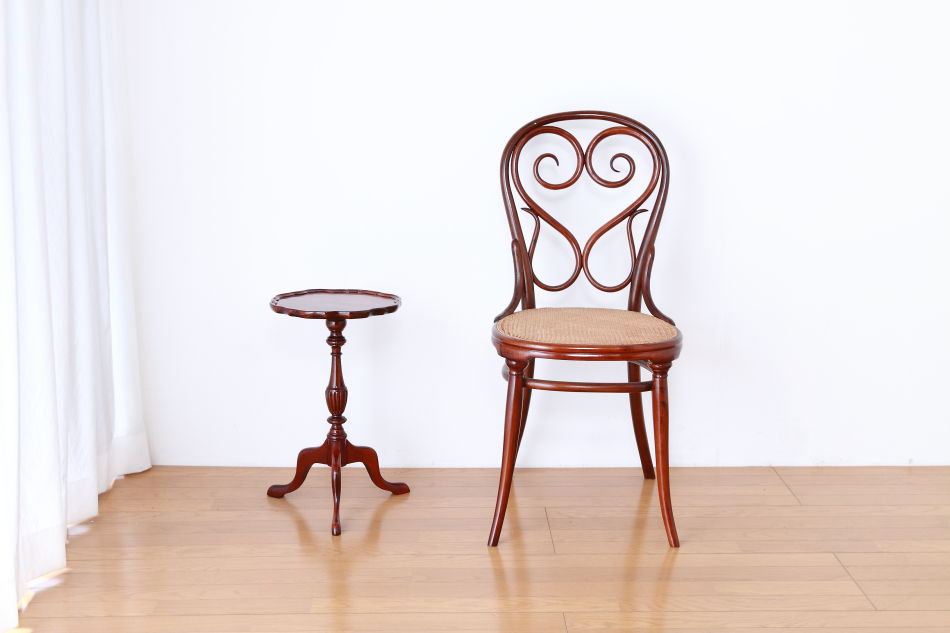 ヴィクトリアンスタイル マホガニー トライポッド スモールワインテーブル