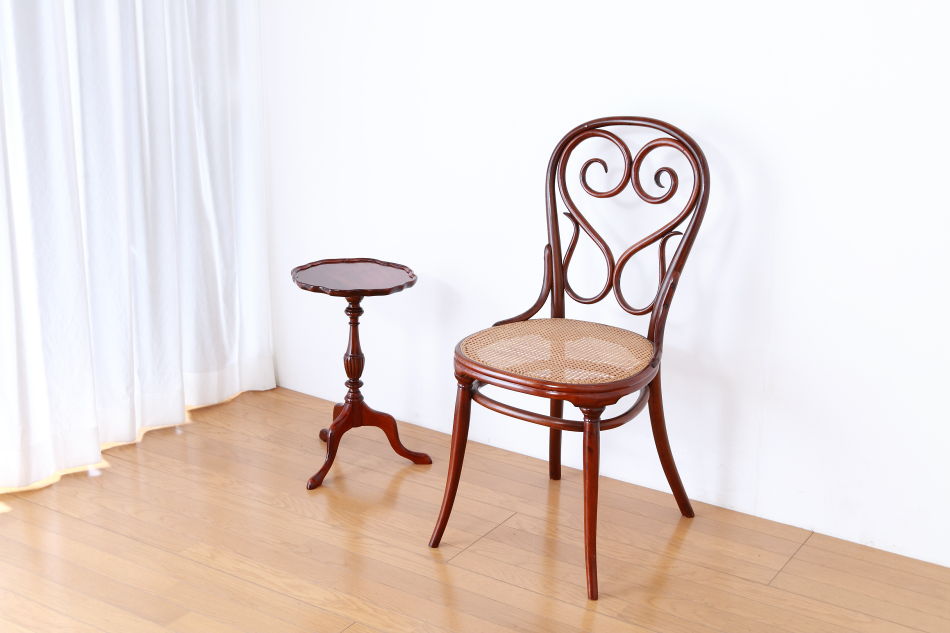 ヴィクトリアンスタイル マホガニー トライポッド スモールワインテーブル