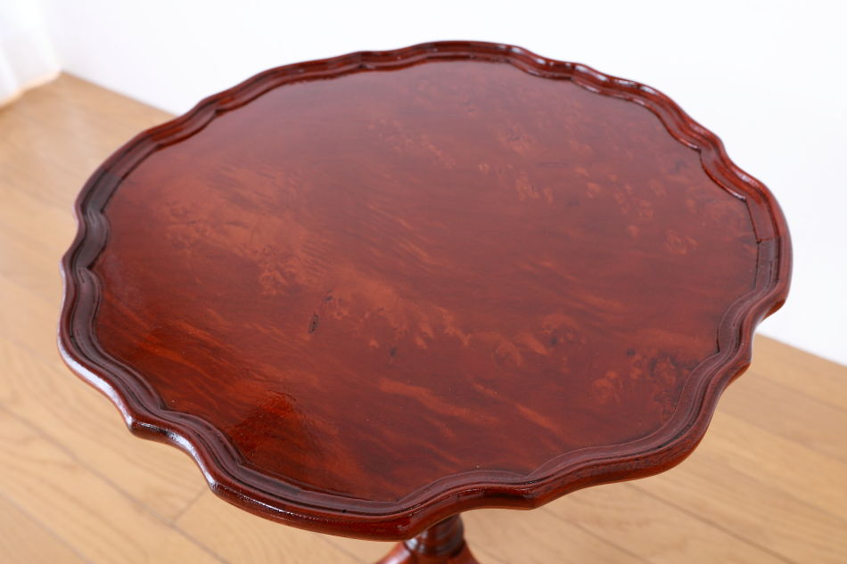 ヴィクトリアンスタイル バールウォルナット トライポッドワインテーブル