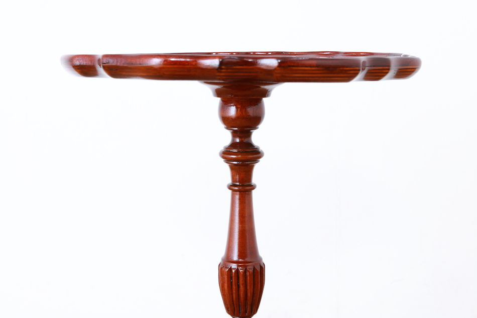 ヴィクトリアンスタイル バールウォルナット トライポッドワインテーブル
