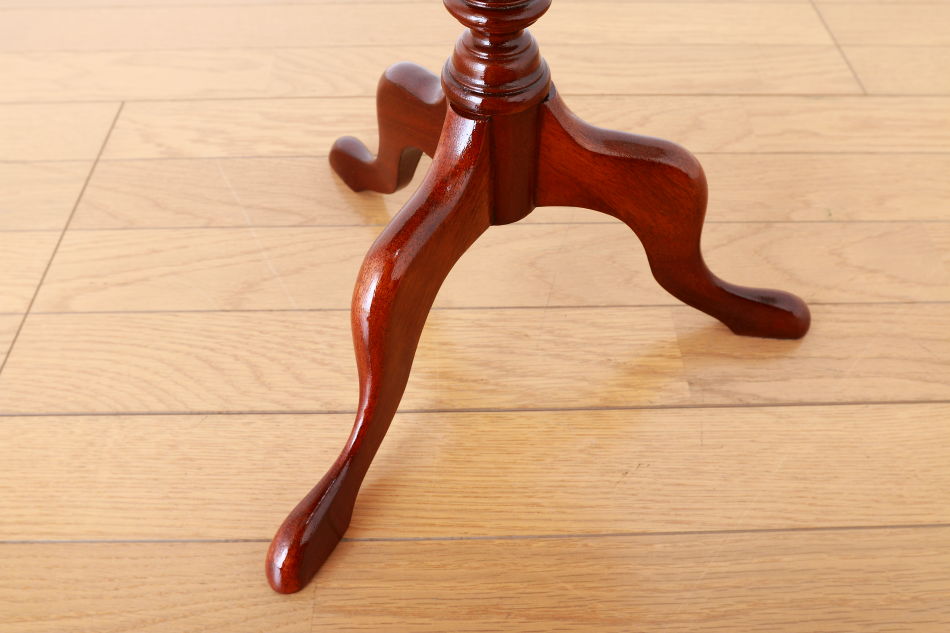 ヴィクトリアンスタイル バールウォルナット トライポッドワインテーブル