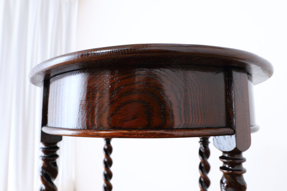 カービングストレッチャー ツイスト オケージョナルテーブル