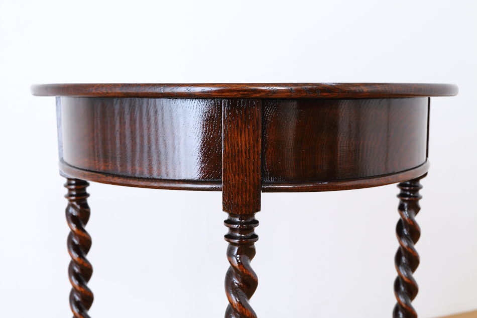 カービングストレッチャー ツイスト オケージョナルテーブル