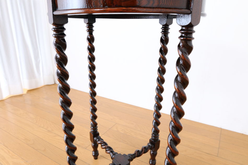 カービングストレッチャー ツイスト オケージョナルテーブル