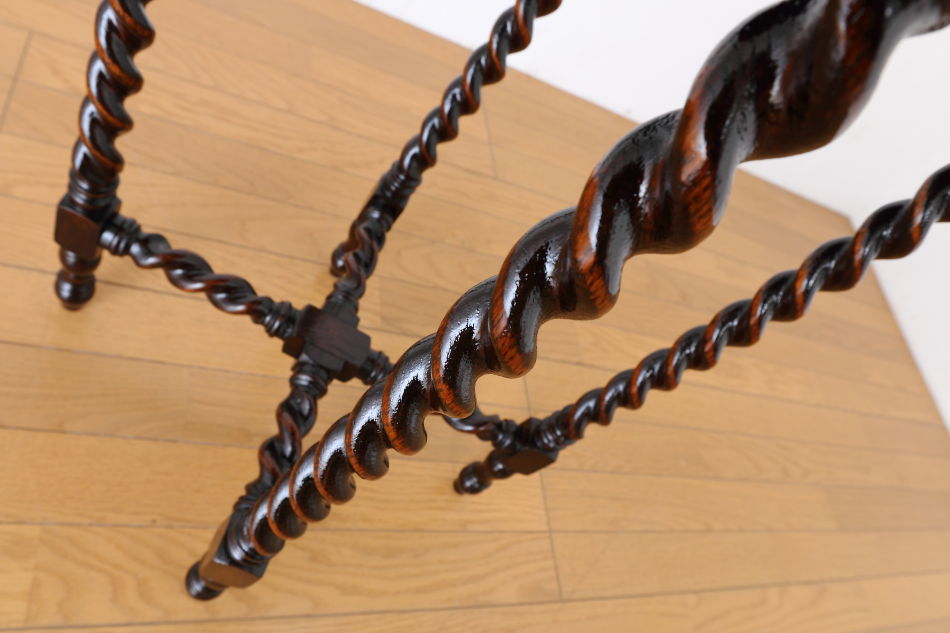 カービングストレッチャー ツイスト オケージョナルテーブル