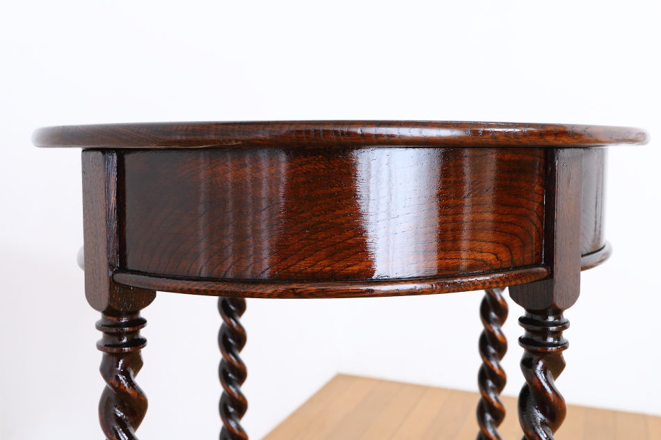 カービングストレッチャー ツイスト オケージョナルテーブル