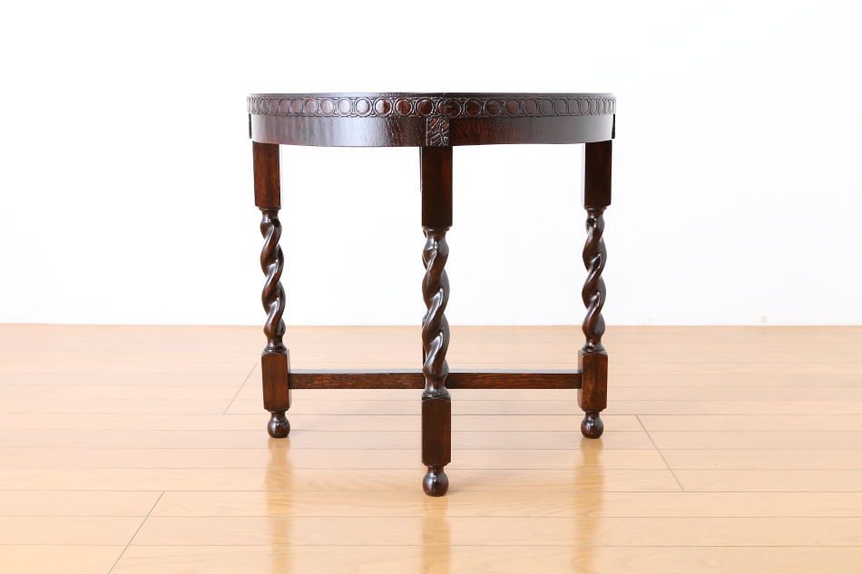 イングランドオーク ラウンドフォルム ツイスト コーヒーテーブル