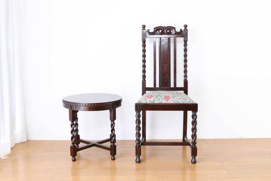 イングランドオーク ラウンドフォルム ツイスト コーヒーテーブル