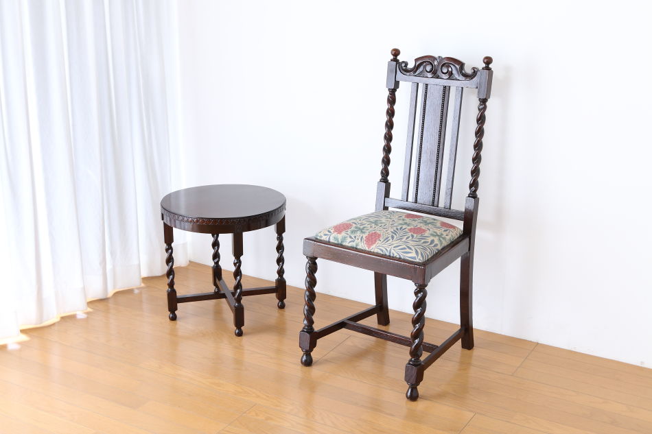 イングランドオーク ラウンドフォルム ツイスト コーヒーテーブル